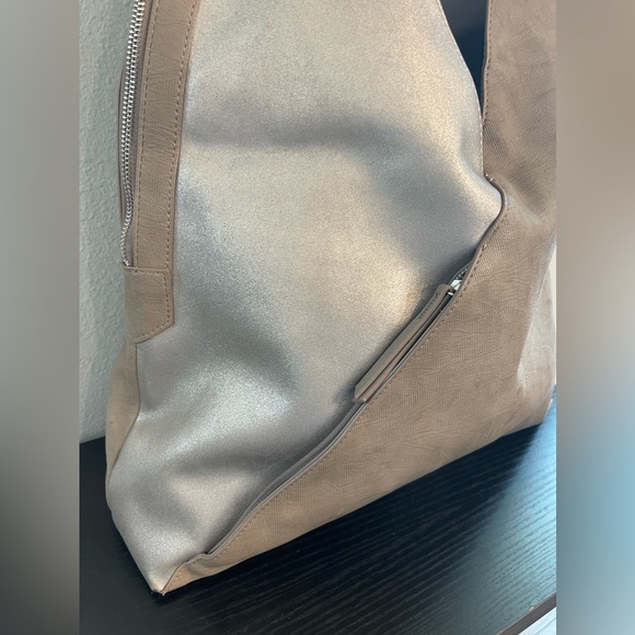 Stella and Dot Criss Cross Hobo Bag - Picture 2 of 10